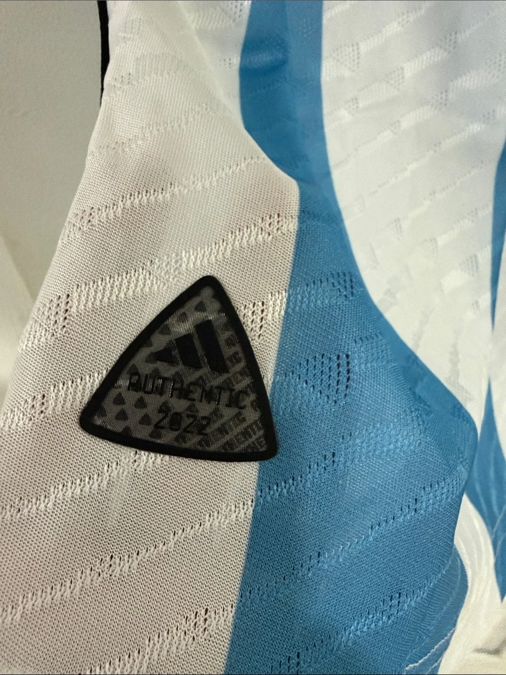 Authentic unisex  Argentina Lionel Messi #10 Soccer Jersey - White & Sky Blue